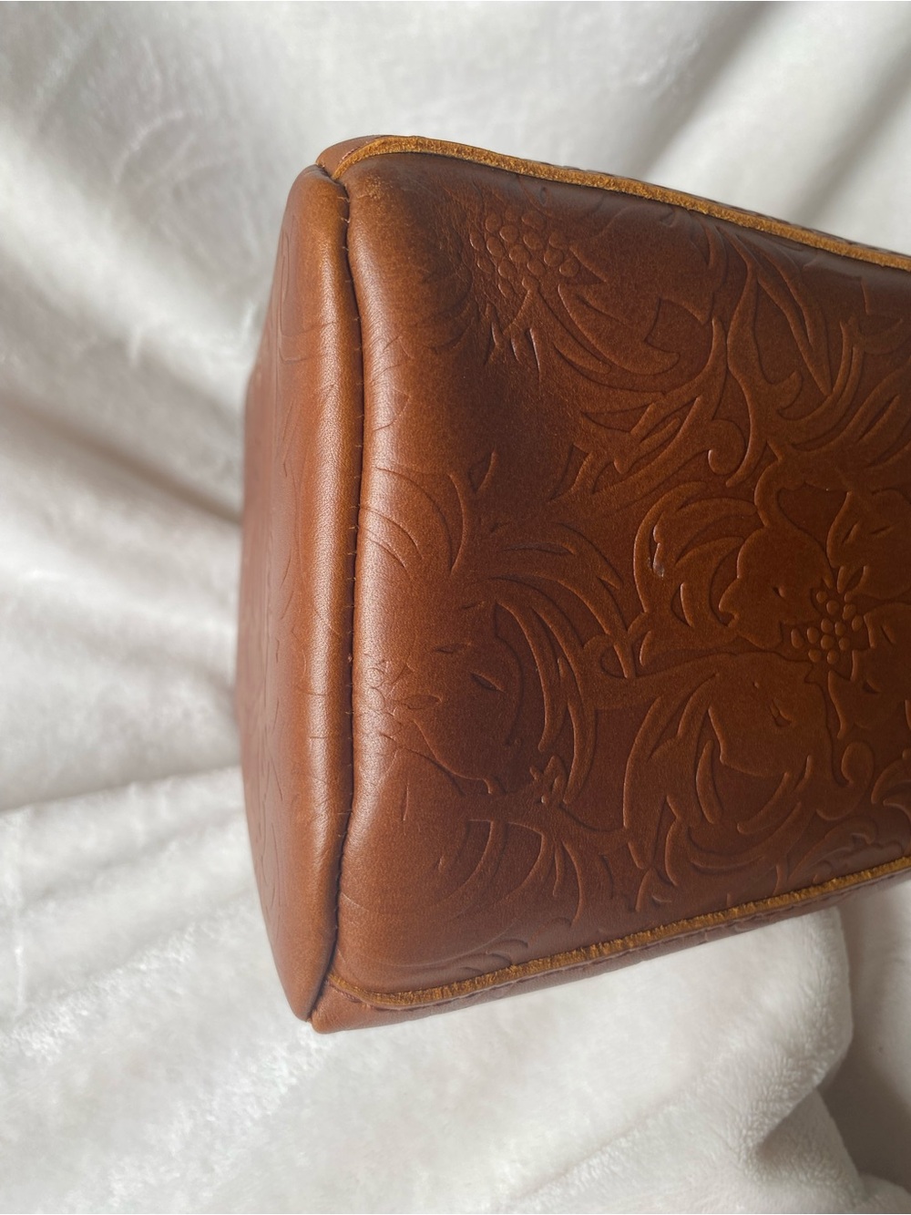 Portland Leather Goods Meadow Butterfly Bucket Bag - Picture 6 of 9